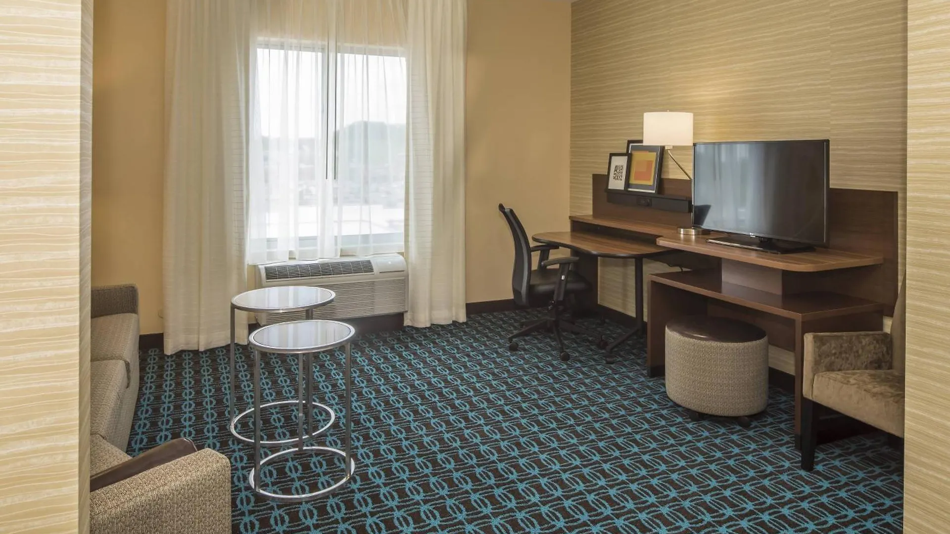 Fairfield Inn & Suites By Marriott Pittsburgh North/Mccandless Crossing McCandless Township Hotel